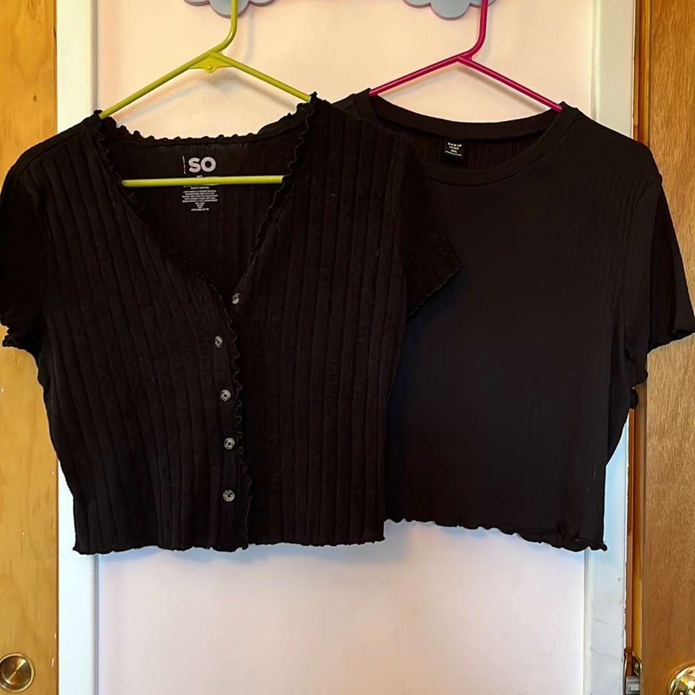 2 black crop tops